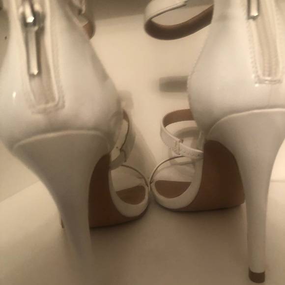 White strappy heel - Picture 4 of 5